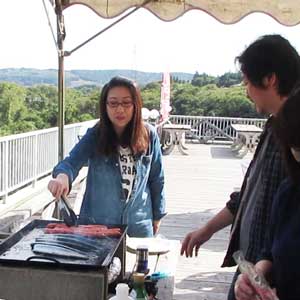 焼いています!